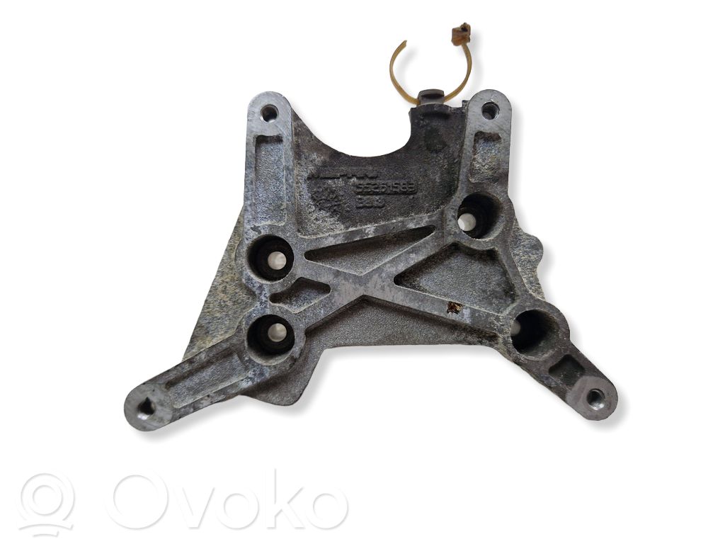 Jeep Cherokee Engine mounting bracket 