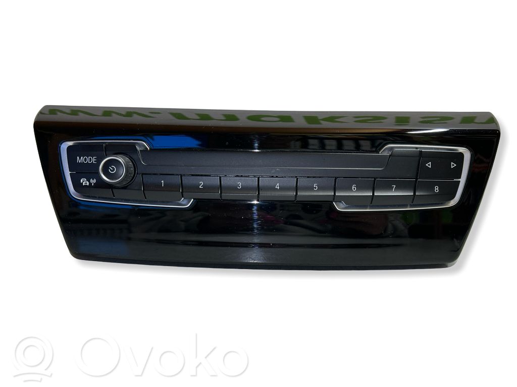 BMW 2 F46 Przyciski / Przełącznik regulacji głośności 