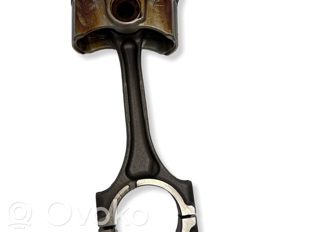 Toyota Avensis T270 Piston with connecting rod 