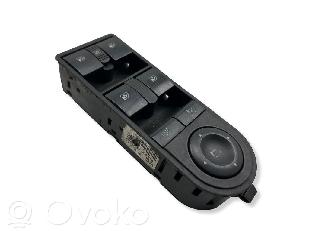 Opel Zafira B Electric window control switch 