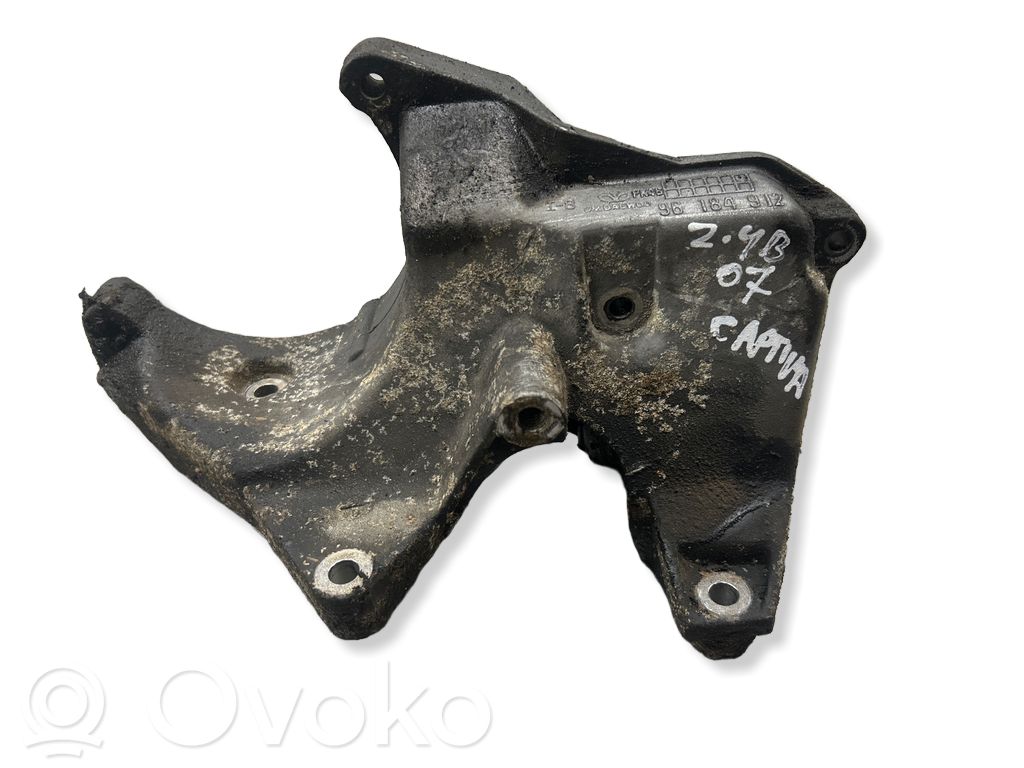 Chevrolet Captiva Engine mounting bracket 