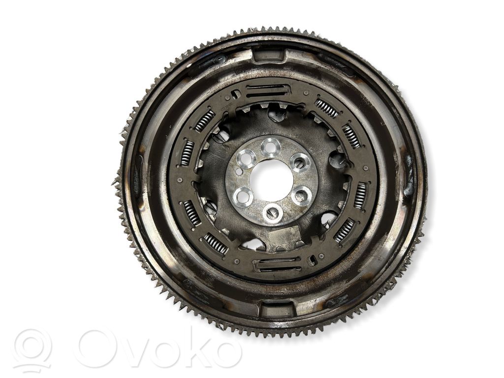 Volante motor   04E105266K