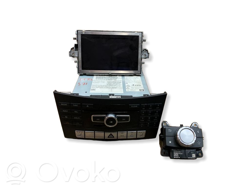 Mercedes-Benz E W212 Panel / Radioodtwarzacz CD/DVD/GPS 