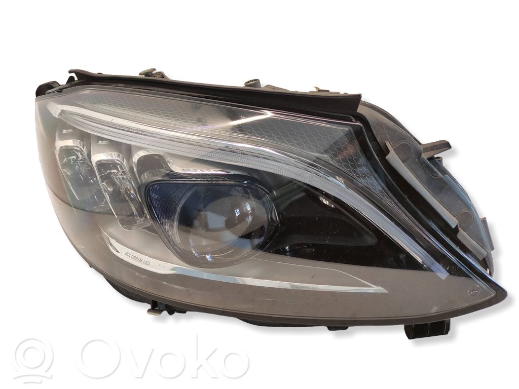 Mercedes-Benz C W205 Lampa przednia 