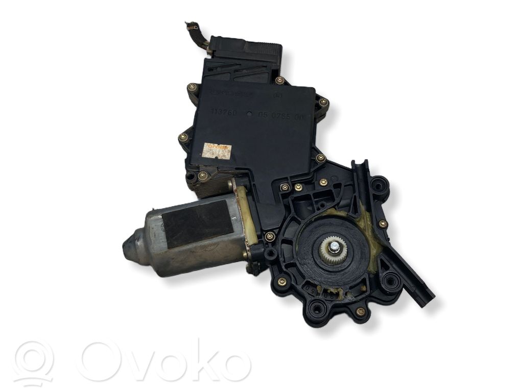 Silnik regulatora szyby drzwi przednich   113760,05075500