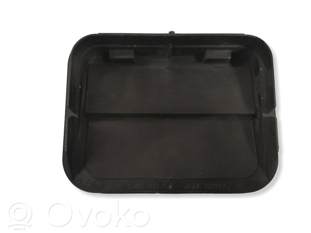 Quarter panel pressure vent   B280B62