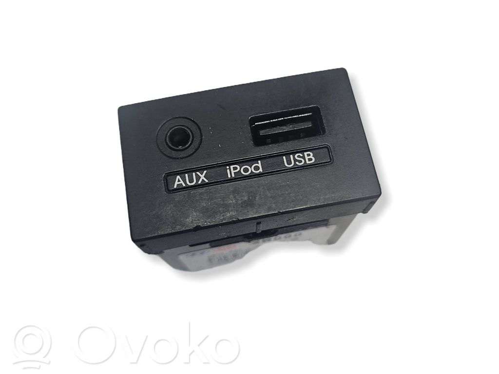 Hyundai i30 USB socket connector 