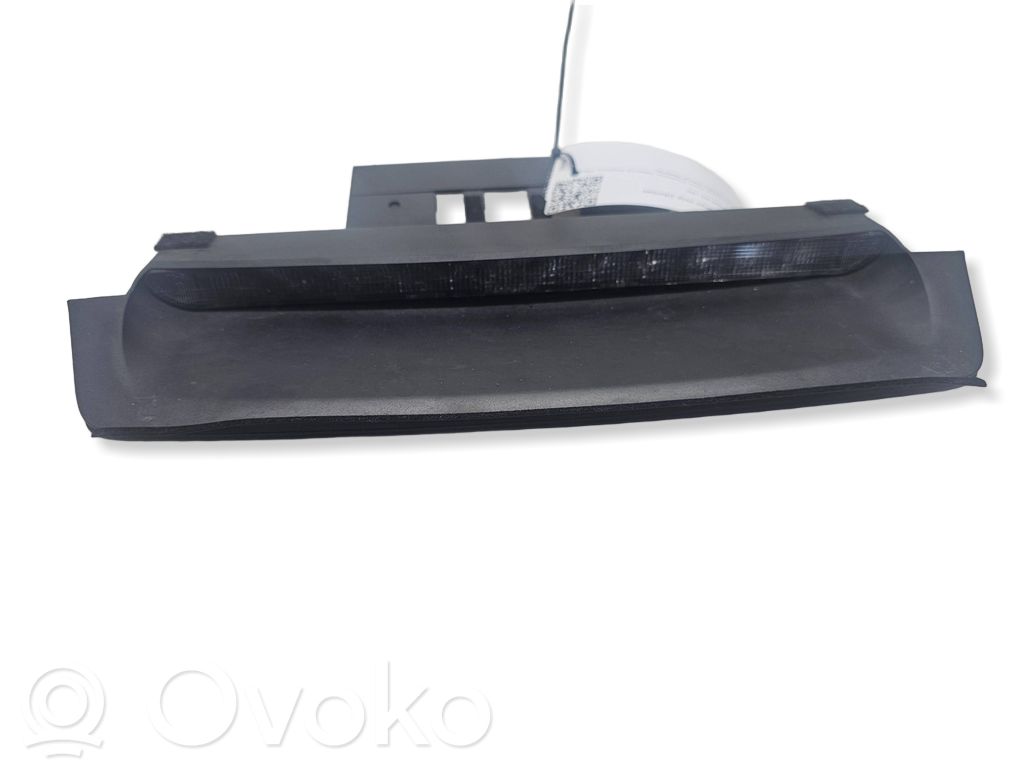 Volvo S60 Third/center stoplight 