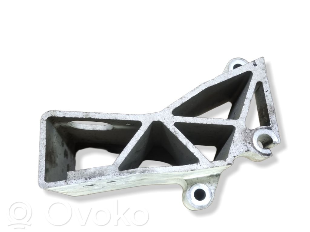 Engine mounting bracket   17130