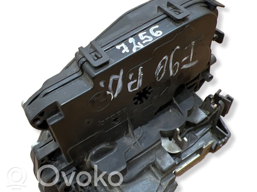 Front door lock   7229466