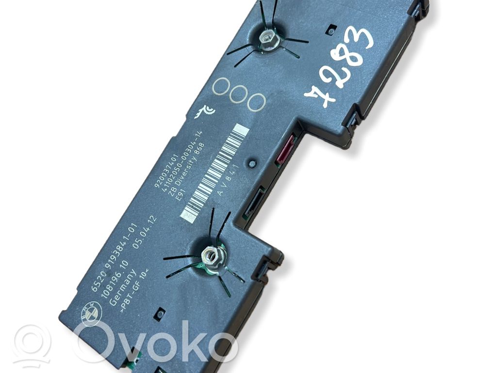 BMW 3 E90 E91 Aerial antenna amplifier 