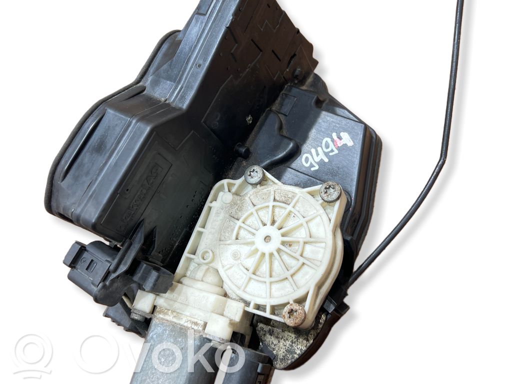 BMW 7 E65 E66 Galinių durų spyna 