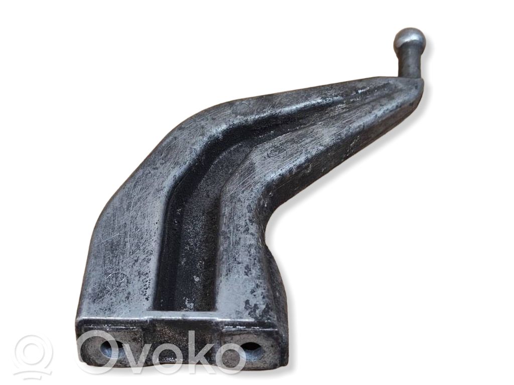 Mercedes-Benz C W204 Engine mounting bracket 