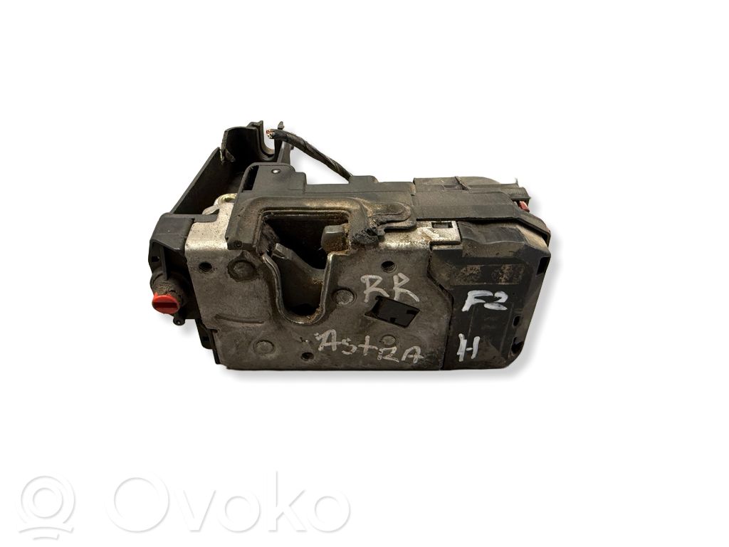 Opel Astra H Takaoven lukko 