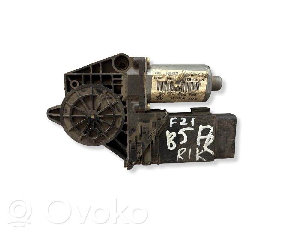 Volkswagen PASSAT B5 Silnik regulatora szyby drzwi przednich 
