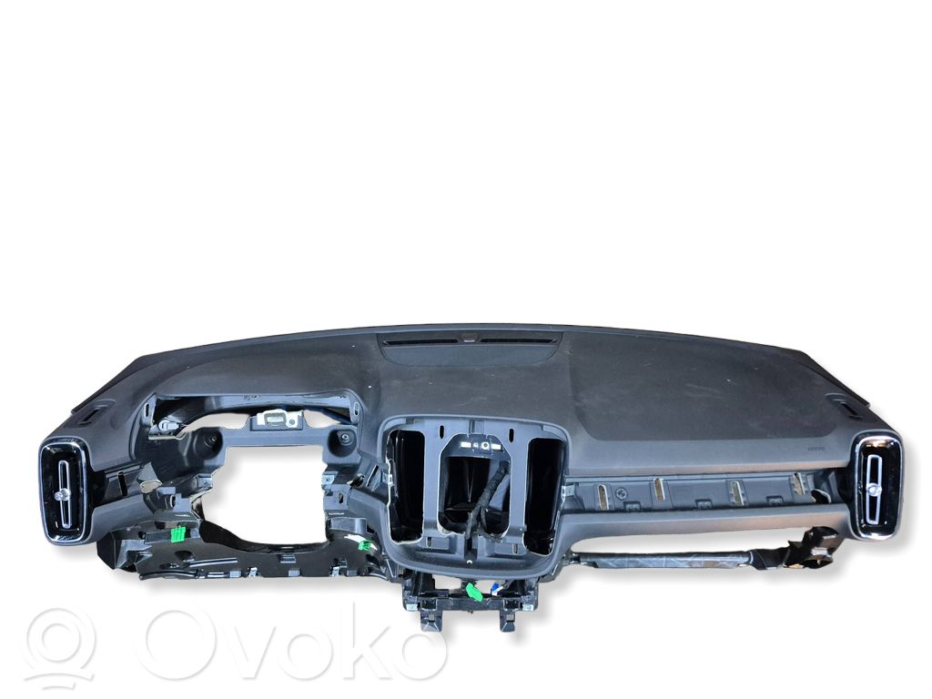 Volvo XC40 Panelis 