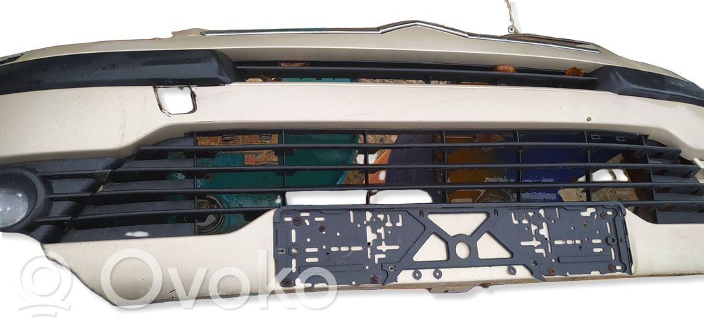 Citroen C4 I Parachoques delantero 