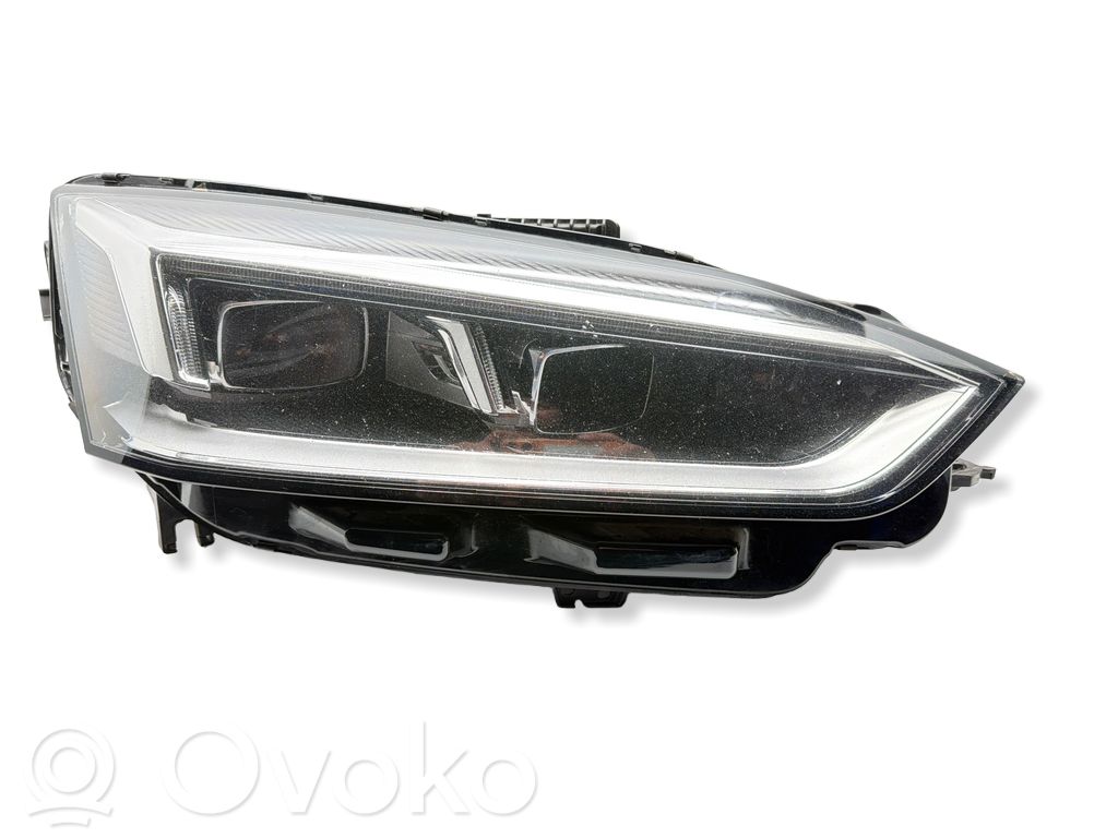 Audi A5 Priekinis žibintas 