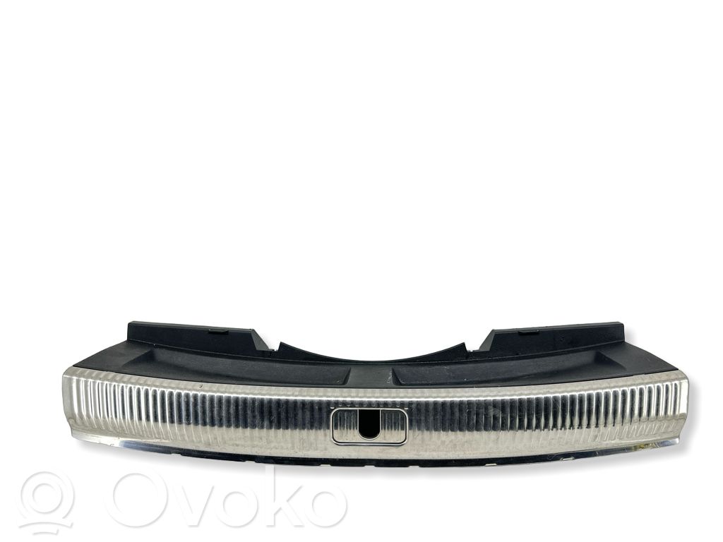 Protector del borde del maletero/compartimento de carga   8W8864483C,8W8864513C