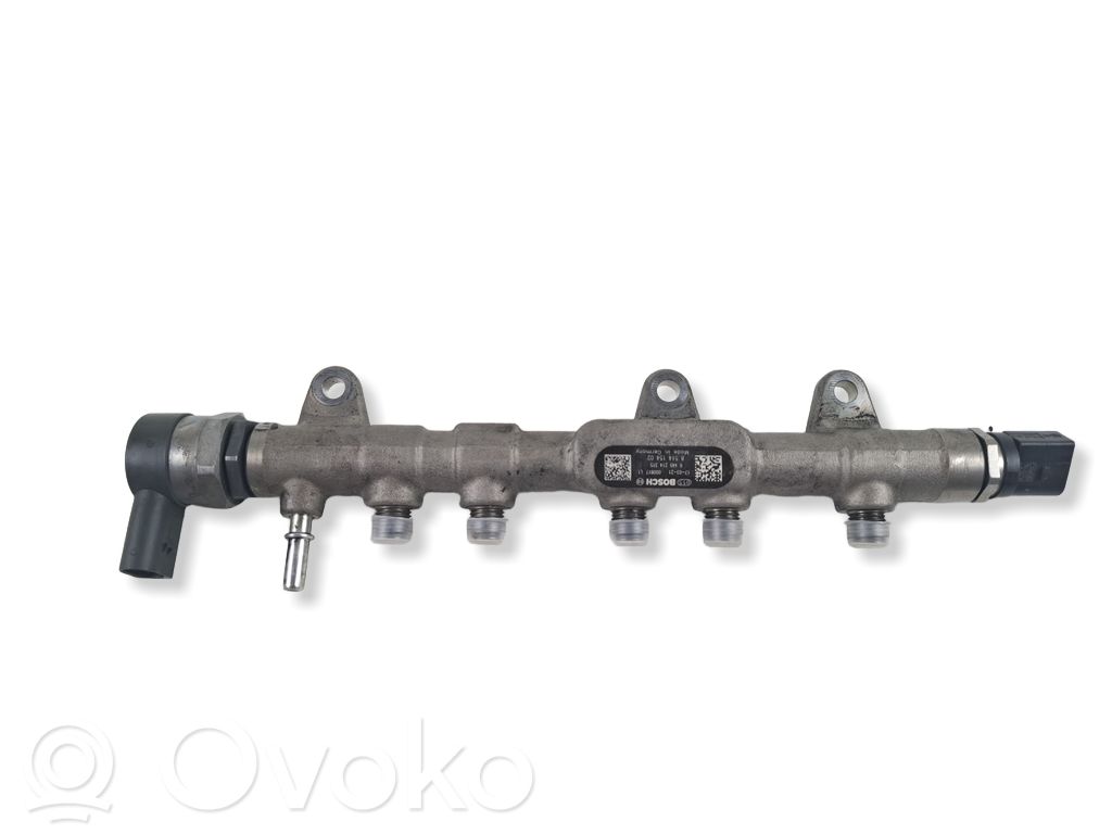 BMW 3 F30 F35 F31 Listwa wtryskowa 