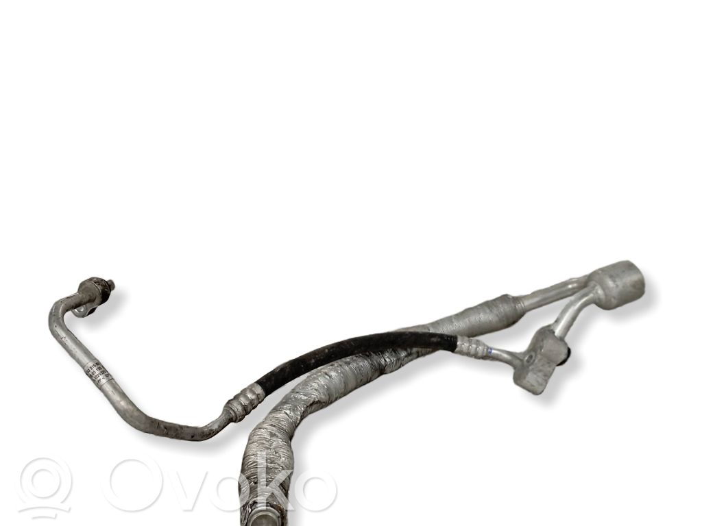 Opel Astra J Ilmastointilaitteen putki (A/C) 