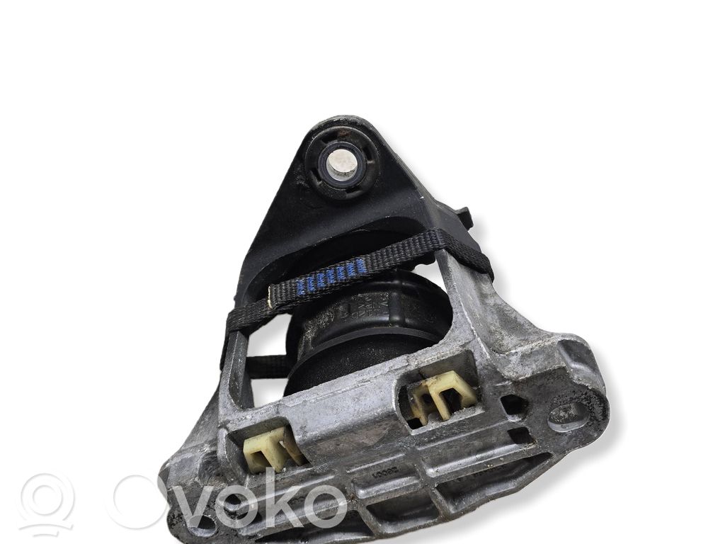 Volvo V60 Engine mount bracket 