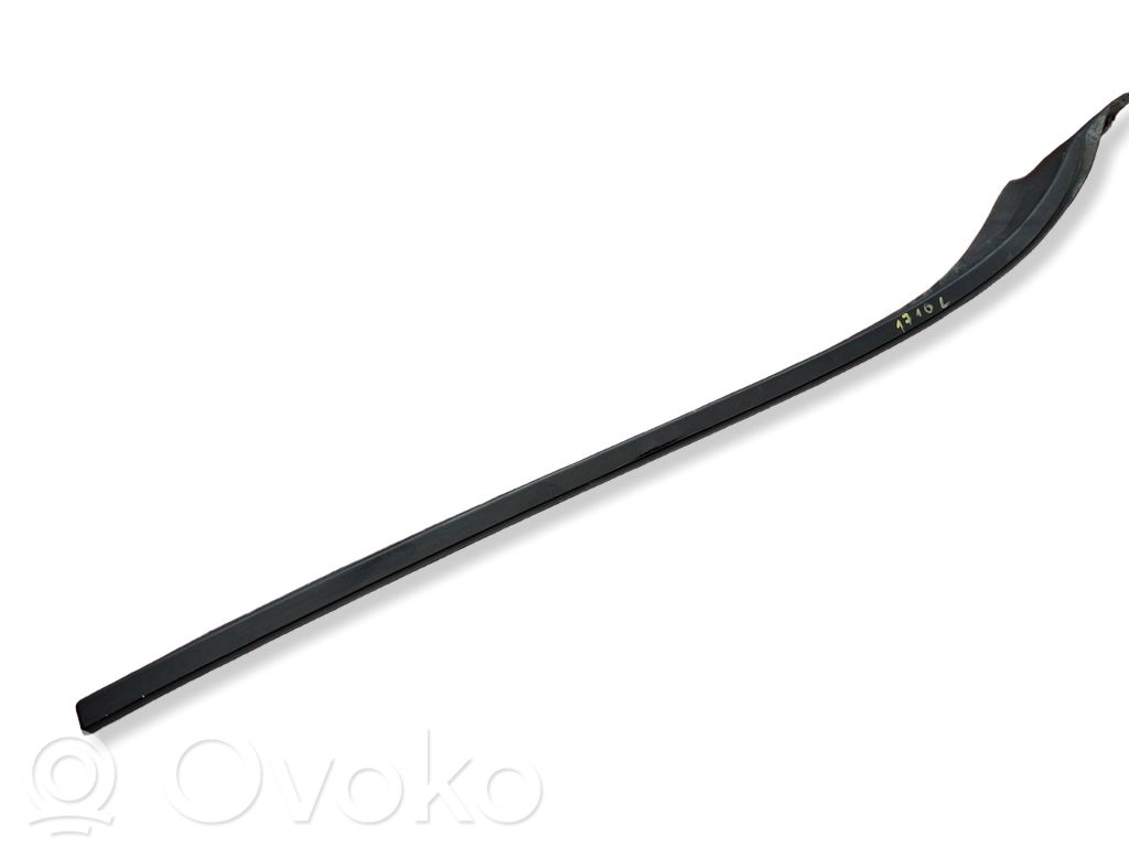 Volvo V60 Windshield trim 