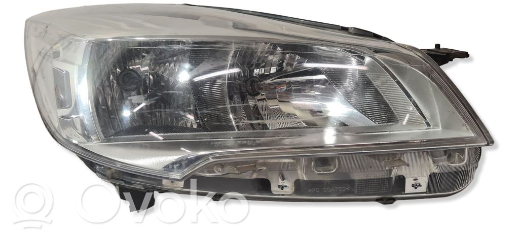 Ford Kuga II Phare frontale 