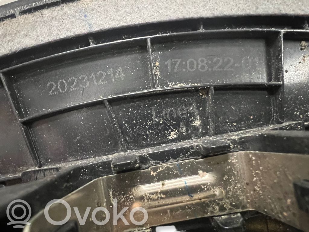 Tesla Model 3 R18 wheel hub/cap/trim 