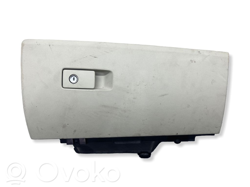 Volvo XC70 Daiktadėžės (bordačioko) komplektas 