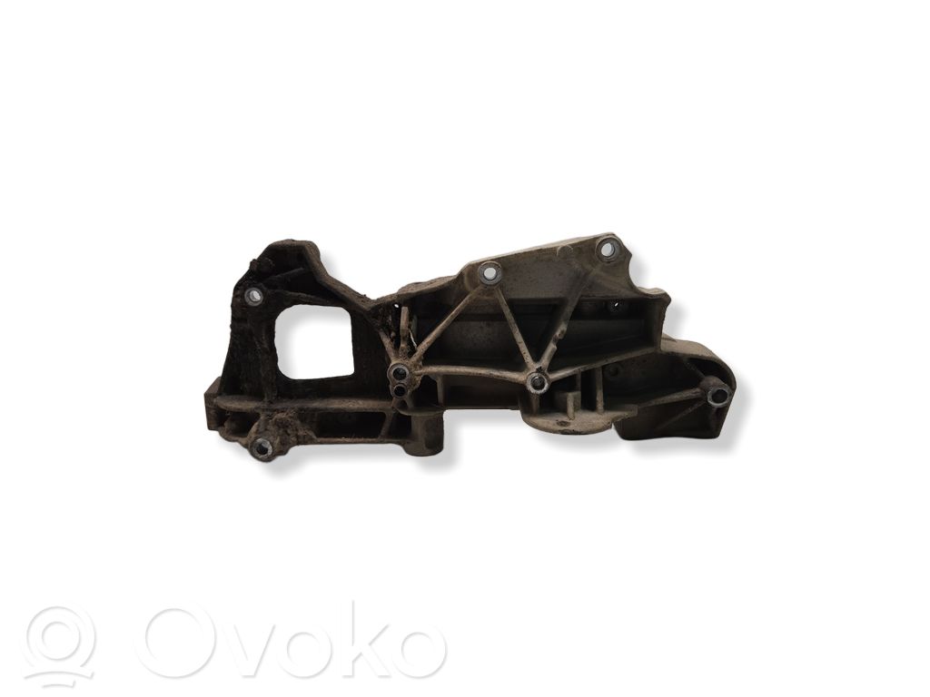 Citroen C-Crosser Generator/alternator bracket 