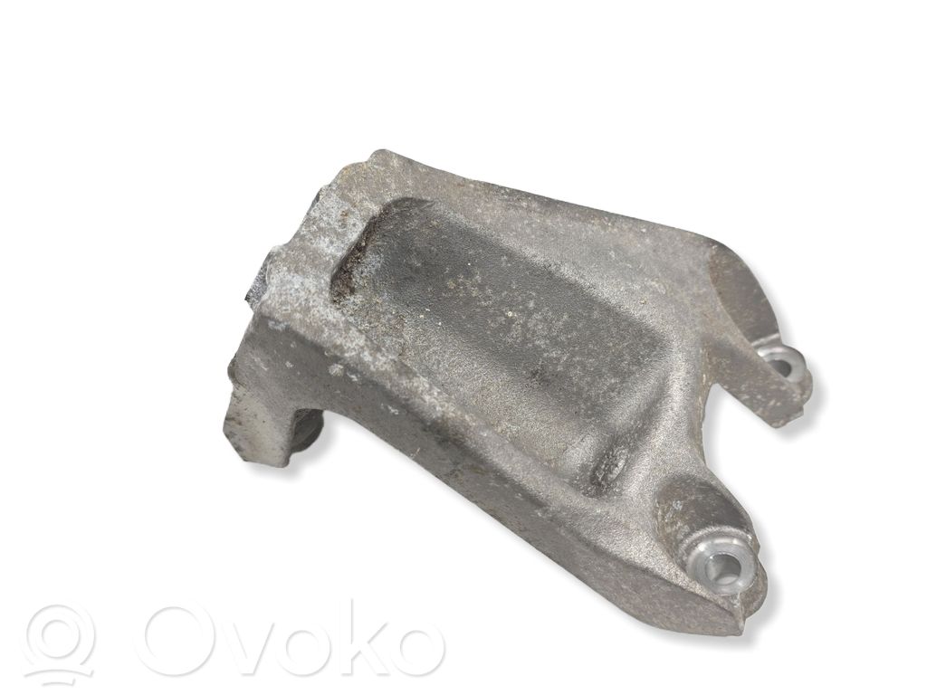 Audi A8 S8 D3 4E Engine mounting bracket 