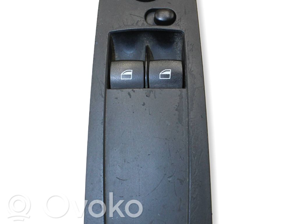Electric window control switch   9132165,07W15K103