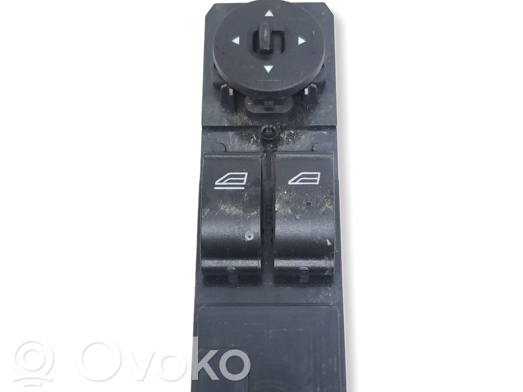 Ford Focus Electric window control switch 