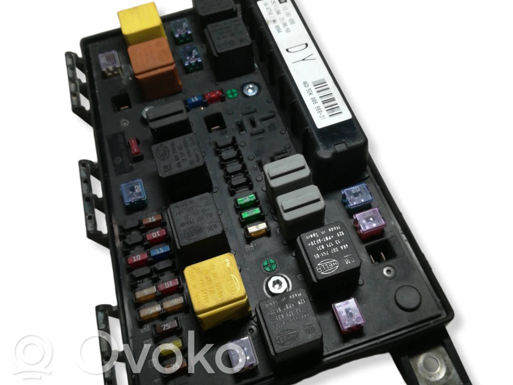 Opel Astra H Fuse module 