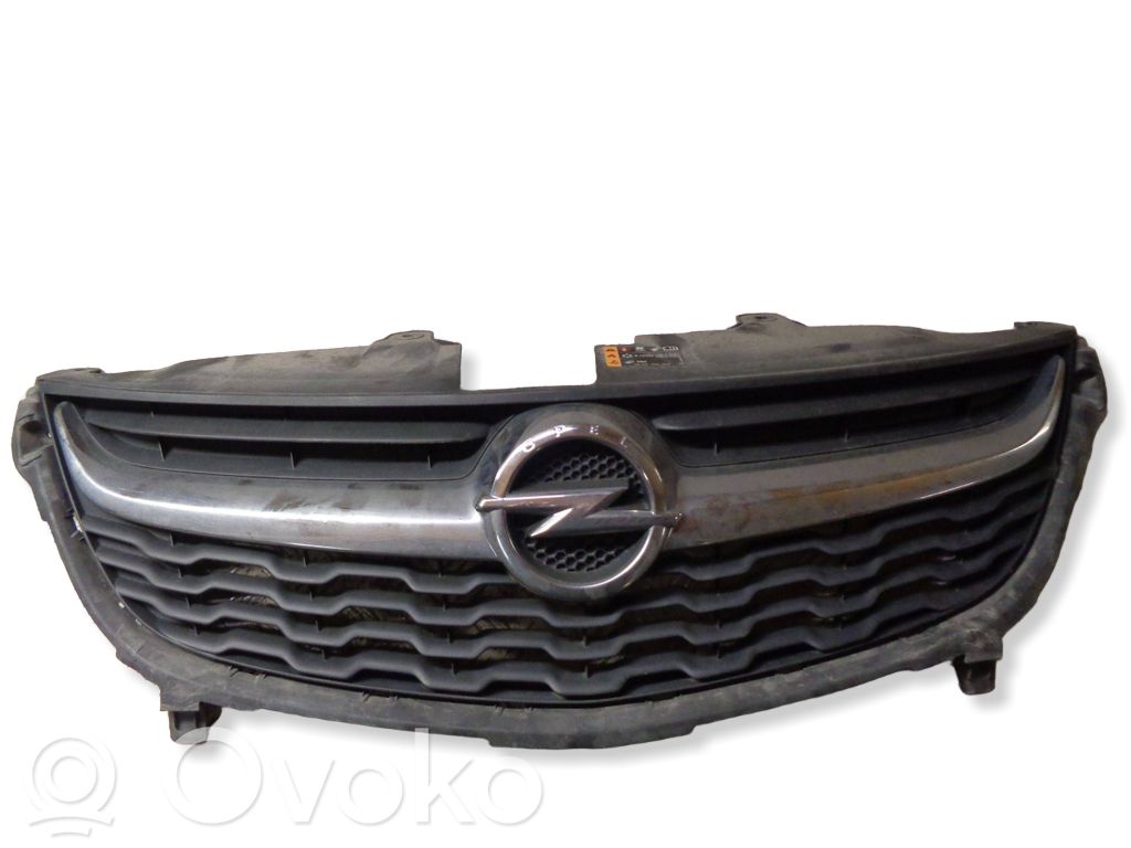 Opel Karl Front bumper upper radiator grill 