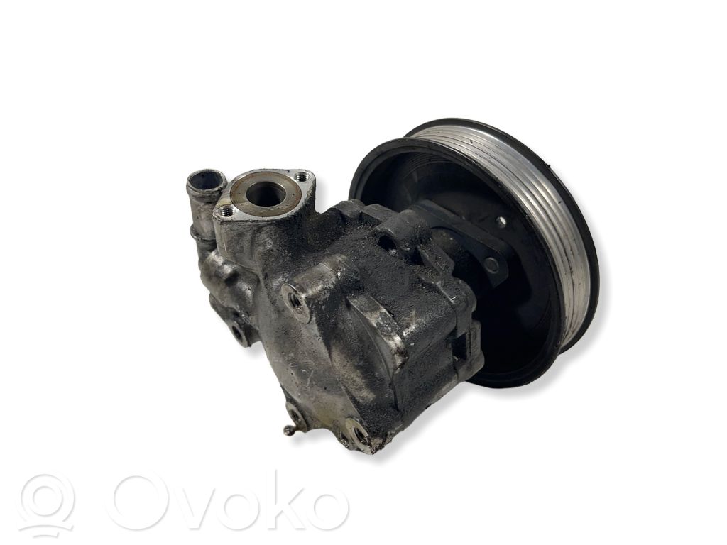 Audi A5 8T 8F Ohjaustehostimen pumppu 