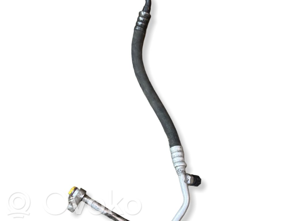 BMW 7 E65 E66 Ilmastointilaitteen putki (A/C) 