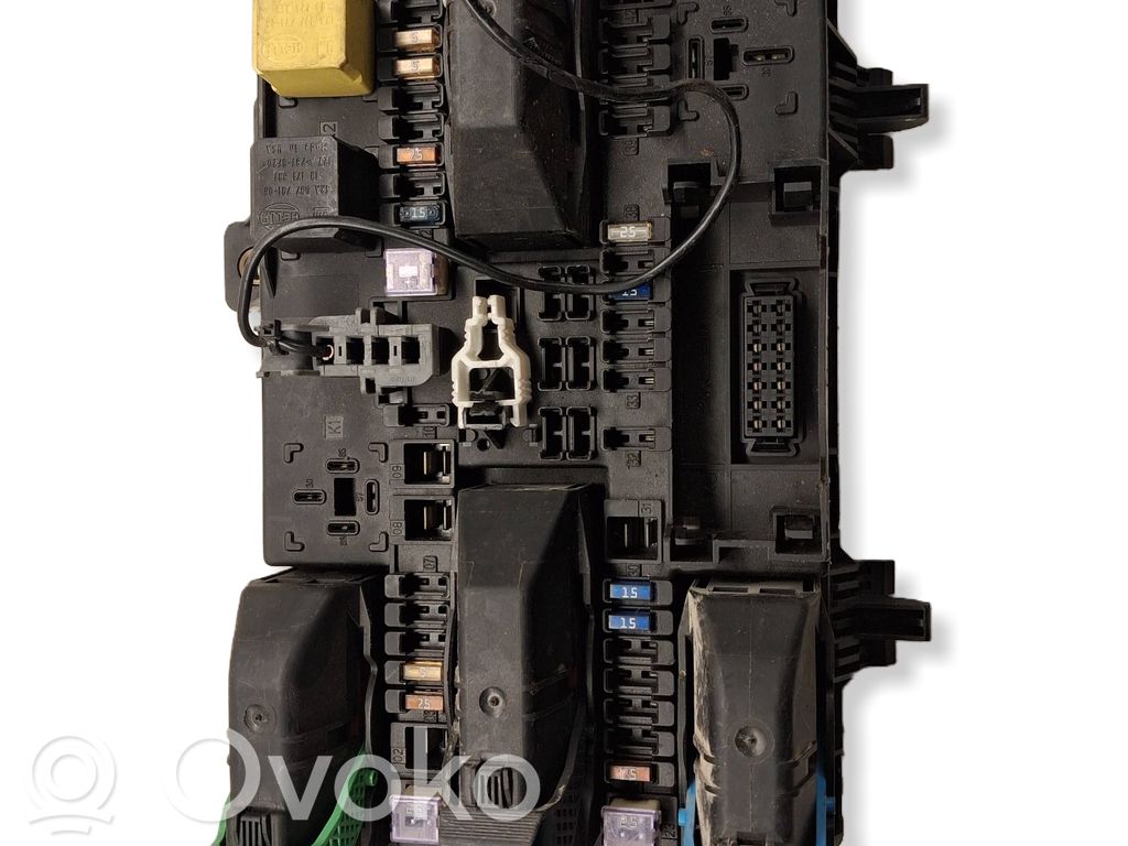 Opel Astra H Fuse module 