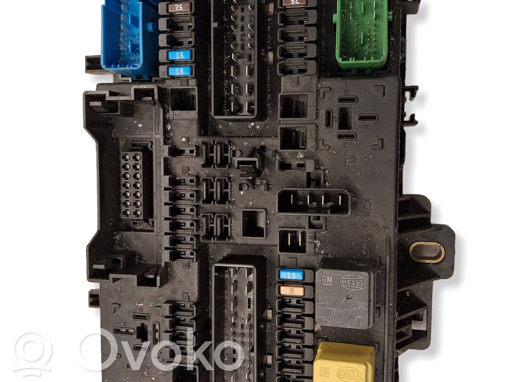 Opel Astra H Módulo de fusible 