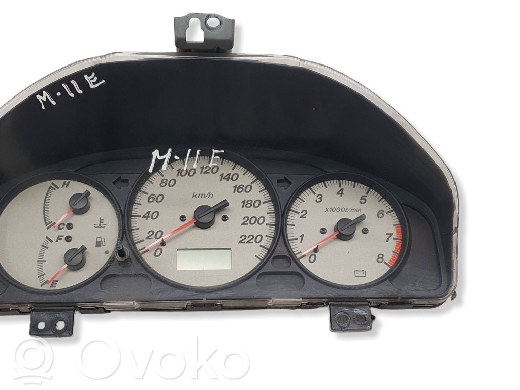 Mazda 323 Speedometer (instrument cluster) 