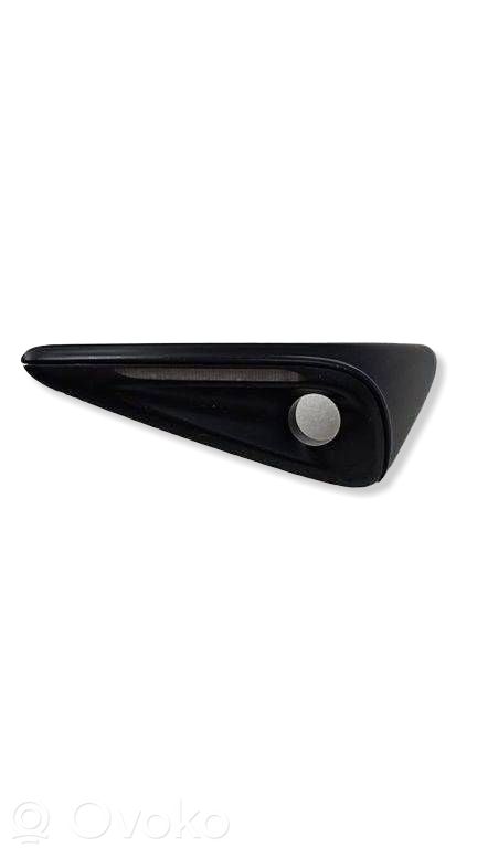 Tesla Model Y Juniper Front fender indicator light 