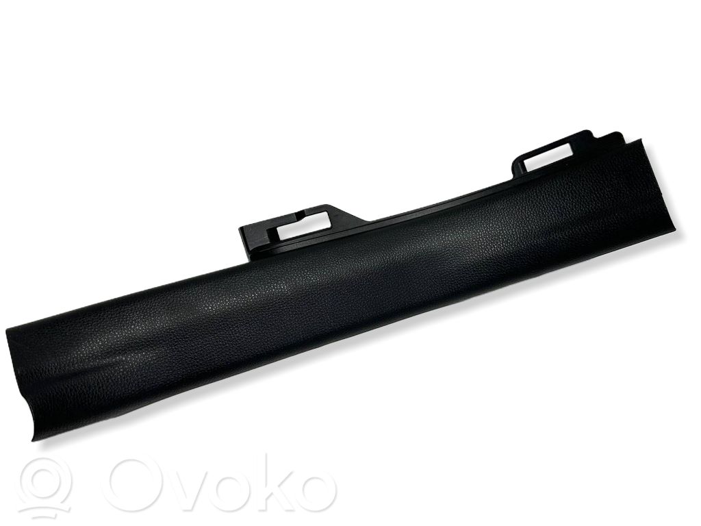 Toyota Yaris Cross Отделка заднего порога (внутренняя) 