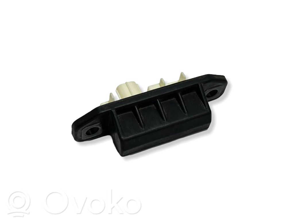 Przełącznik / Przycisk otwierania klapy bagażnika   84840F4020,45250