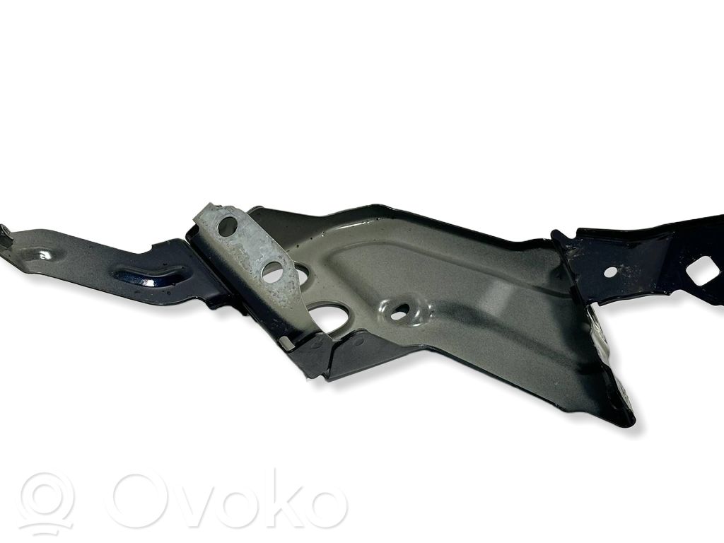 Audi A5 Fender mounting bracket 