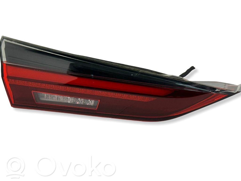 BMW i4 Tailgate rear/tail lights 