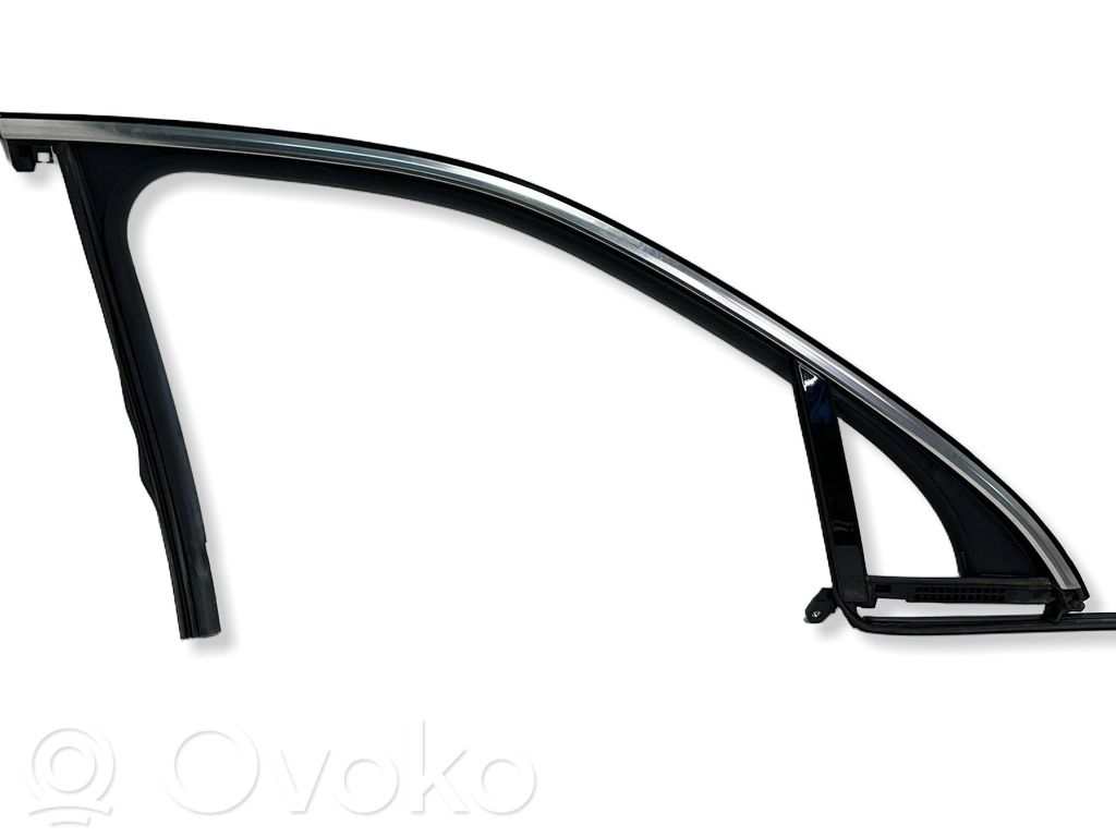 KIA Sorento IV Rivestimento modanatura del vetro della portiera anteriore 