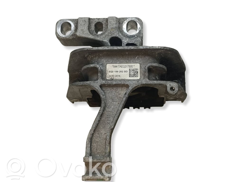 Skoda Octavia Mk3 (5E) Engine mount bracket 
