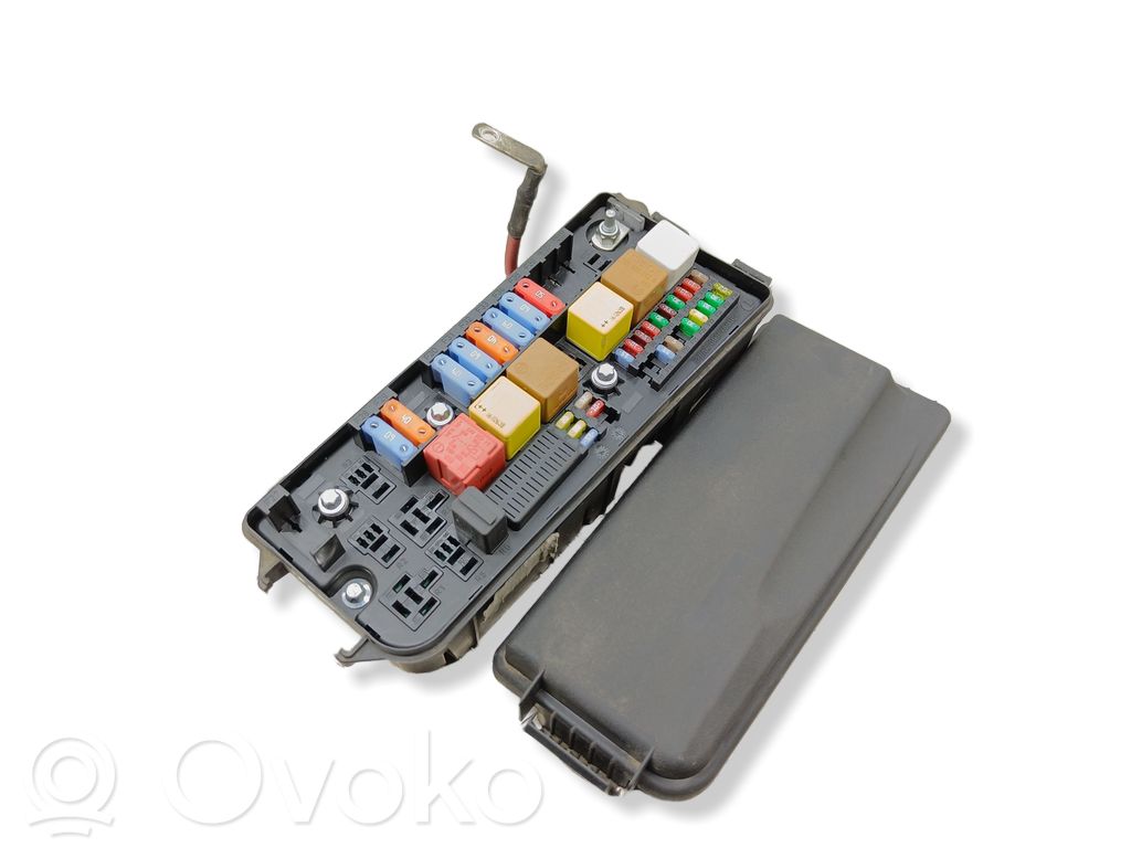 Opel Signum Saugiklių blokas 