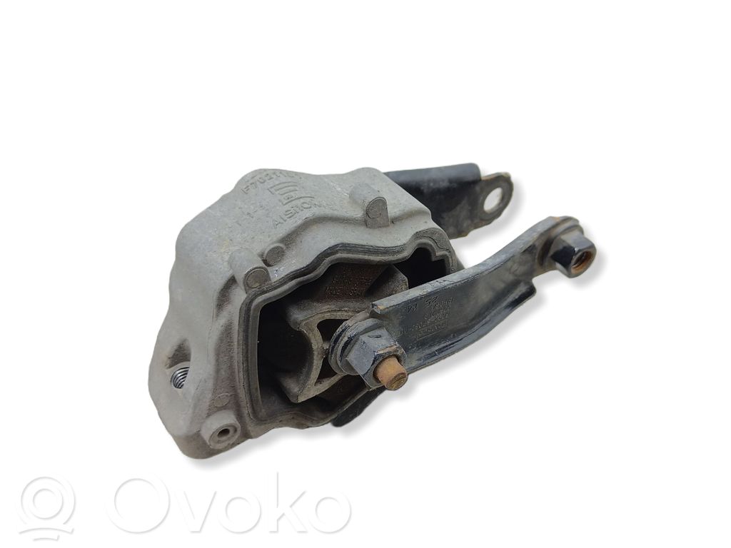Volvo S60 Engine mount bracket 